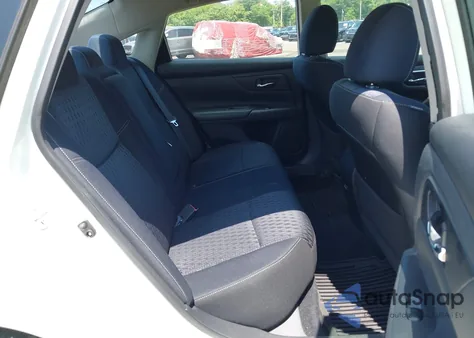 2017 Nissan Altima 2.5 S z USA, uszkodzony, nr VIN 1N4AL3AP0HC137206